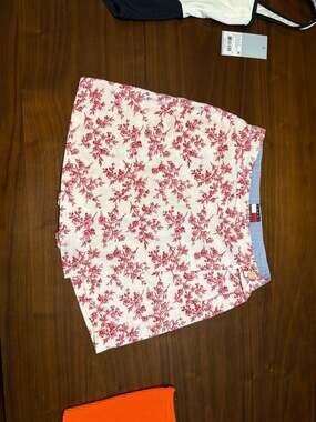 Tommy Hilfiger Vintage Red White Floral Print Canvas Mini Skort
